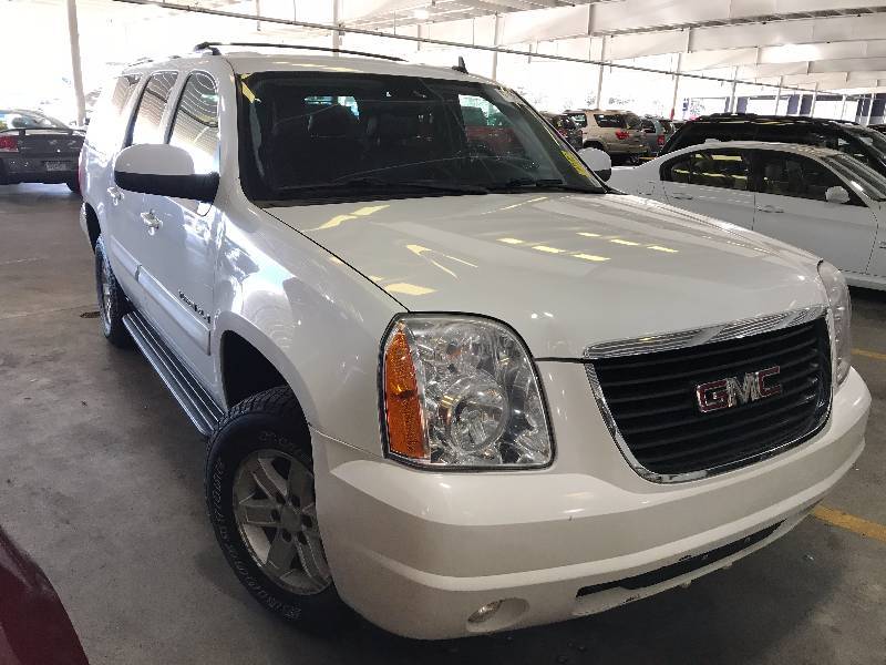 lot 6 image: 2008 GMC Yukon XL 4x4