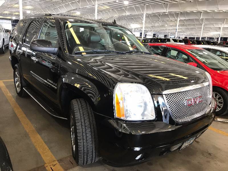 lot 7 image: 2007 GMC Yukon Denali AWD