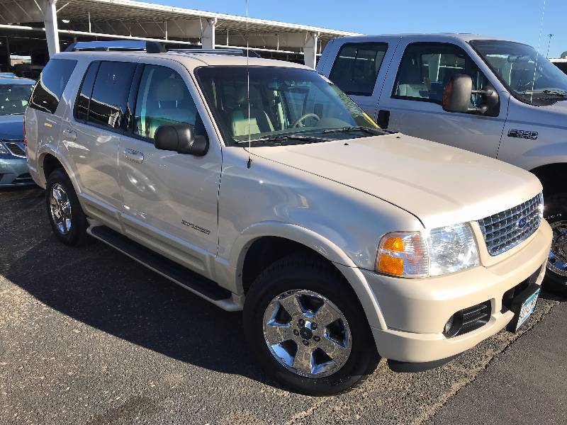 lot 18 image: 2005 Ford Explorer Limited 4x4