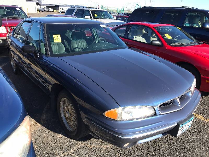 lot 26 image: 1996 Pontiac Bonneville SE