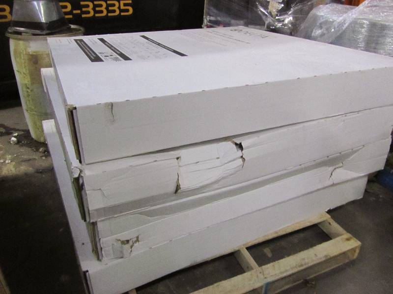lot 7 image: Delta Classic 400 Curve 29.875 in. x 59.88 in. x 61.51 in. 3-Piece Direct-to-Stud Tub Surround  (quantity of 4)