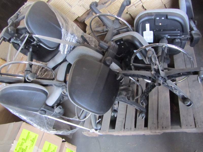 lot 14 image: office chairs (6 chairs)