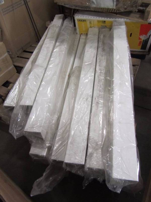 lot 52 image: white plastic posts (x21)
