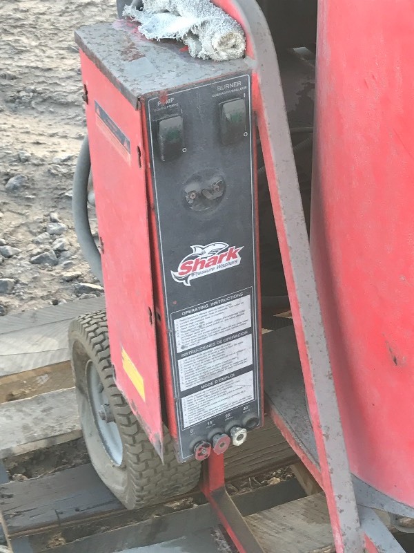 lot 4 image: Shark Hot-Water Pressure Washer