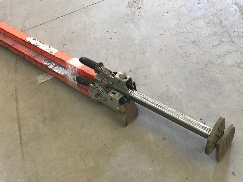 lot 18 image: (3) Load-Lock Bars
