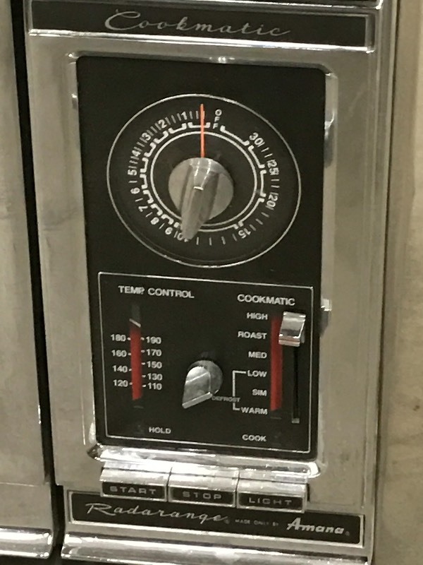 lot 23 image: Amana Toaster Oven