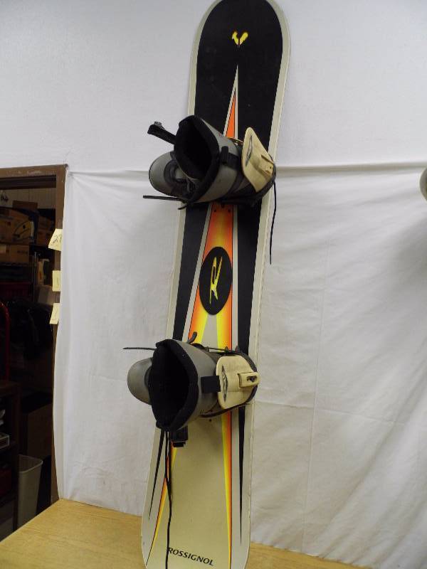 lot 3 image: Rosginol Snowboard