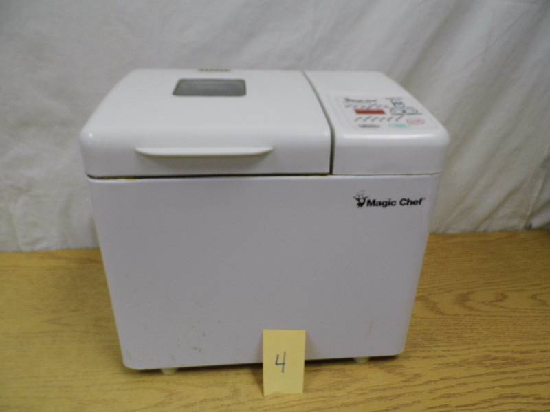 lot 4 image: Bread Maker
