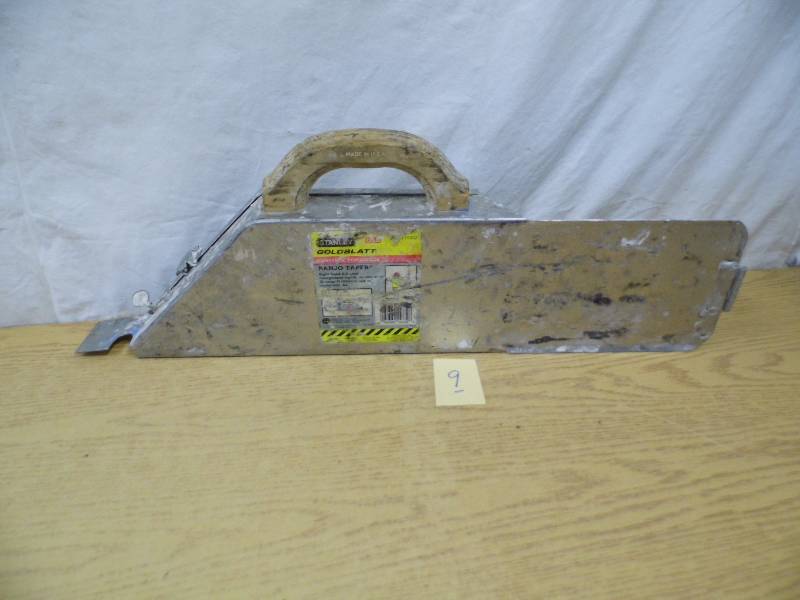 lot 9 image: Sheetrock Banjo Taper