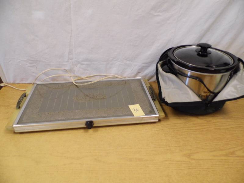 lot 36 image: Crock Pot - Warming Tray