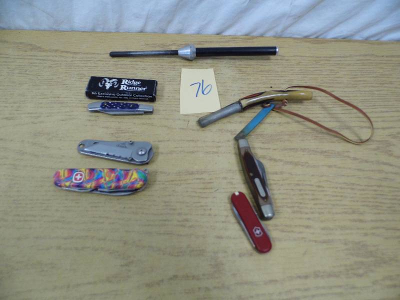 lot 76 image: Knives - Fire Starter