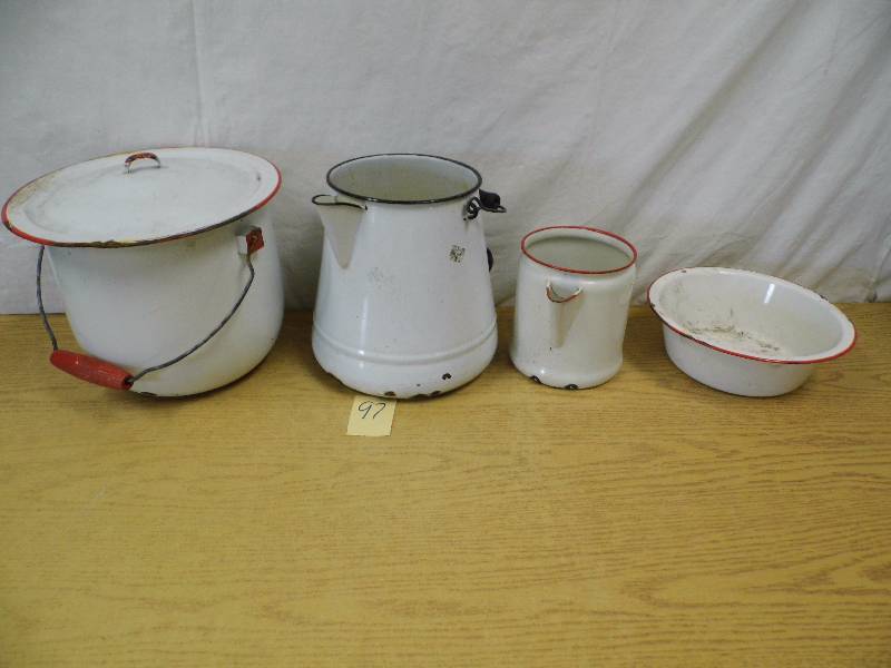 lot 97 image: Enamelware