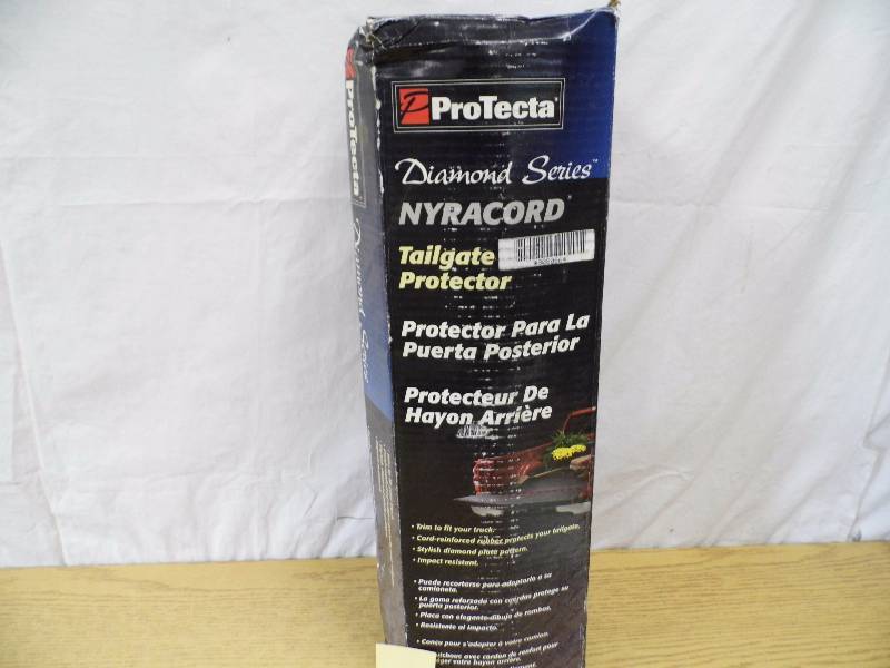 lot 109 image: Tail Gate Protector
