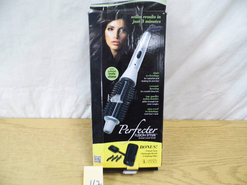 lot 112 image: Store Return - Perfector Fusion Styler