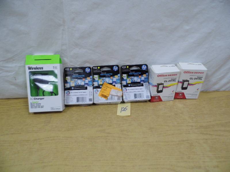 lot 125 image: Store Return - iPhone Charger - Ink