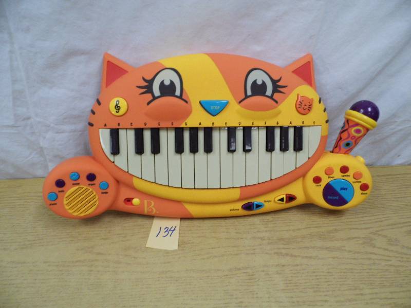 lot 134 image: Store Return - Piano