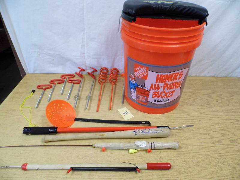 lot 147 image: Fishing Bucket w Accessories