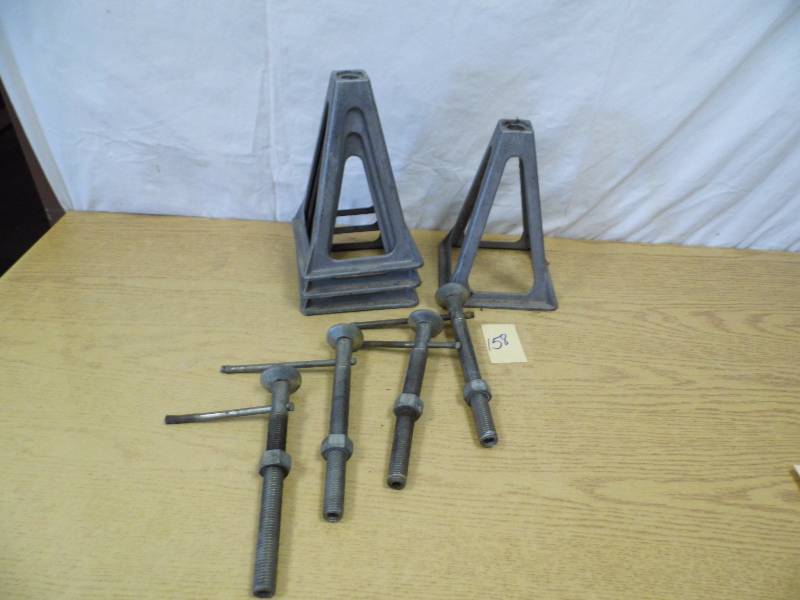 lot 158 image: Jack Stands