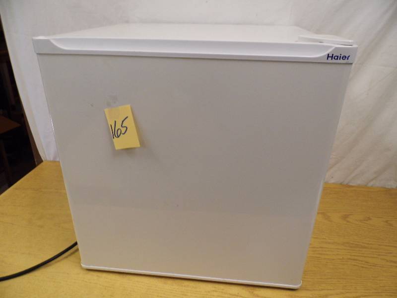lot 165 image: Haire Mini Fridge