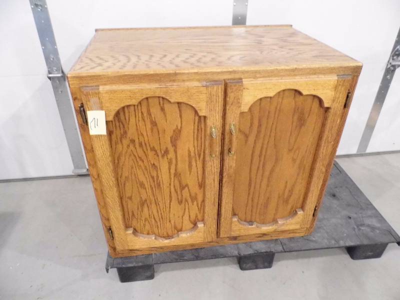 lot 171 image: Cabinet