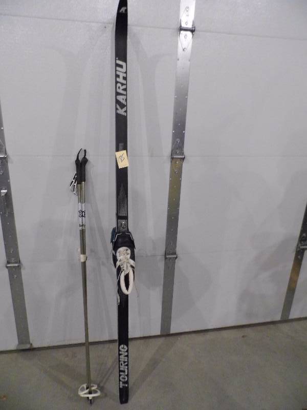 lot 185 image: Karhu Touring Skis - Poles - Shoes