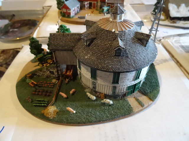 Danbury Mint John Deere Round Barn