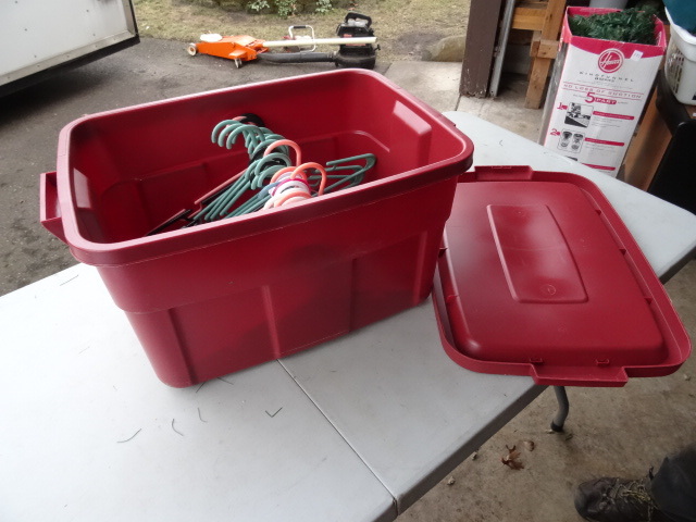 Rubbermaid Tote, Plastic Coat Hangers