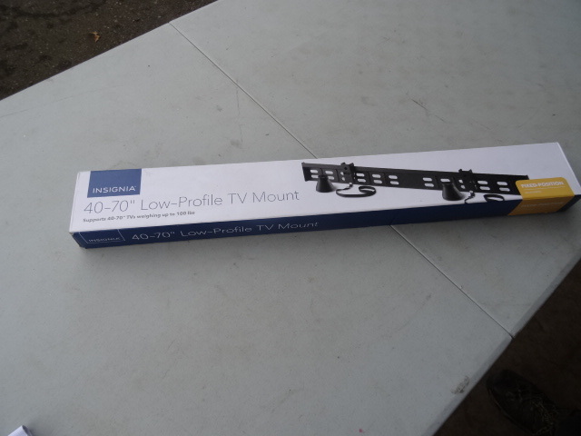 Insignia 40-70 Low Profile TV Mount