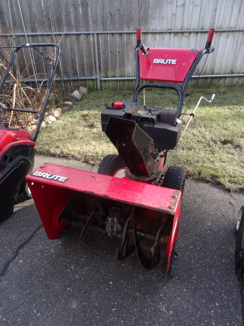 Brute 8 hp, 24 Snow Blower