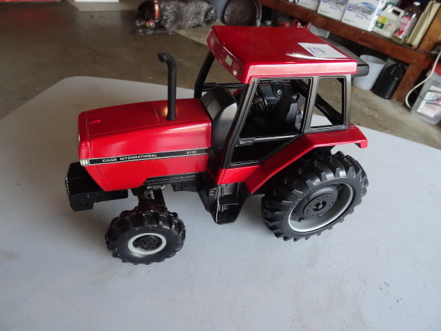 Case or IH 530 MFWD 116 Scale