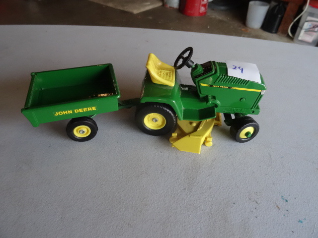 John Deere Lawn Tractor With Cart