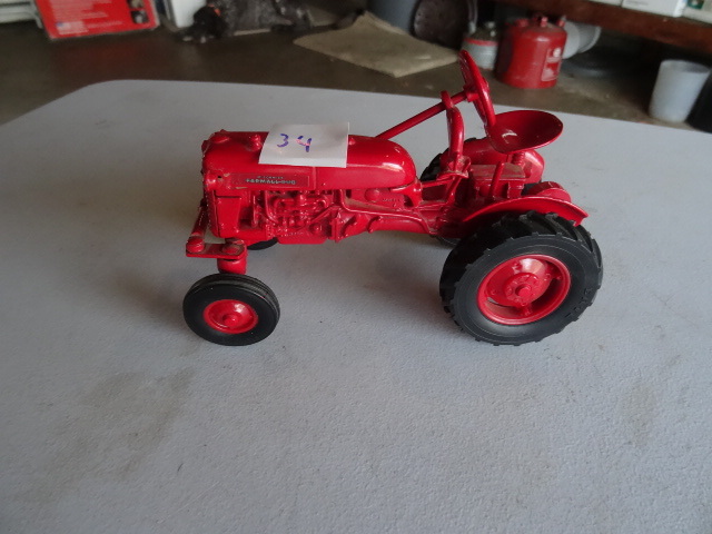 Farmall Cub Tractor 116 Scale