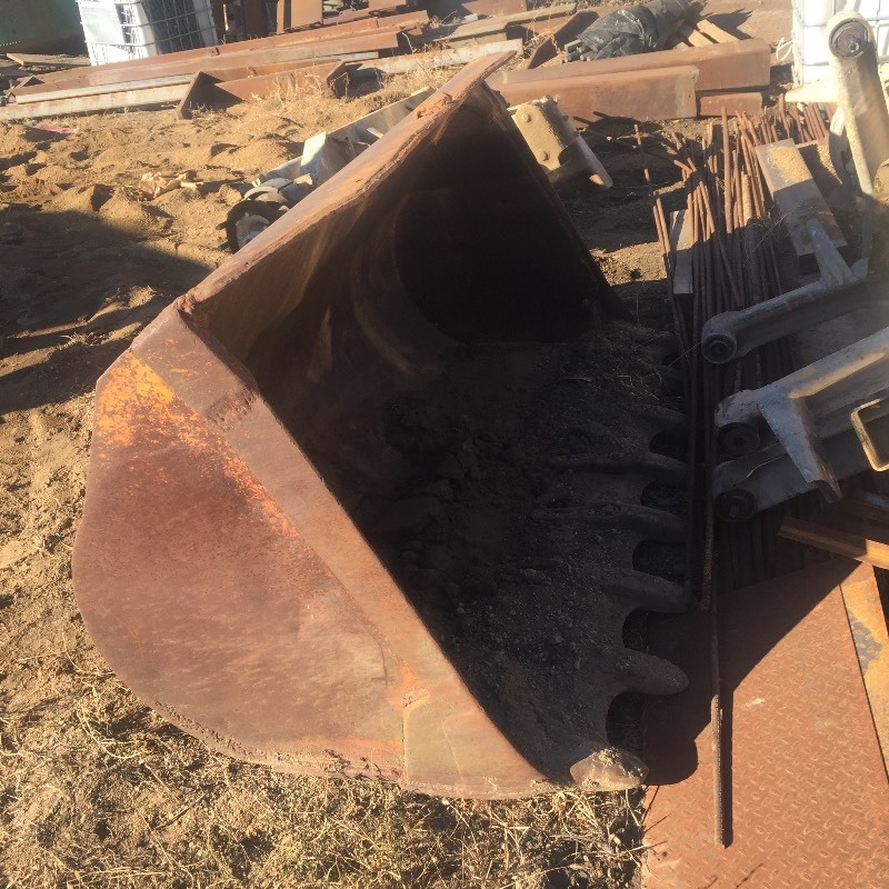 BUCKET OFF OF. J.D. BACKHOE