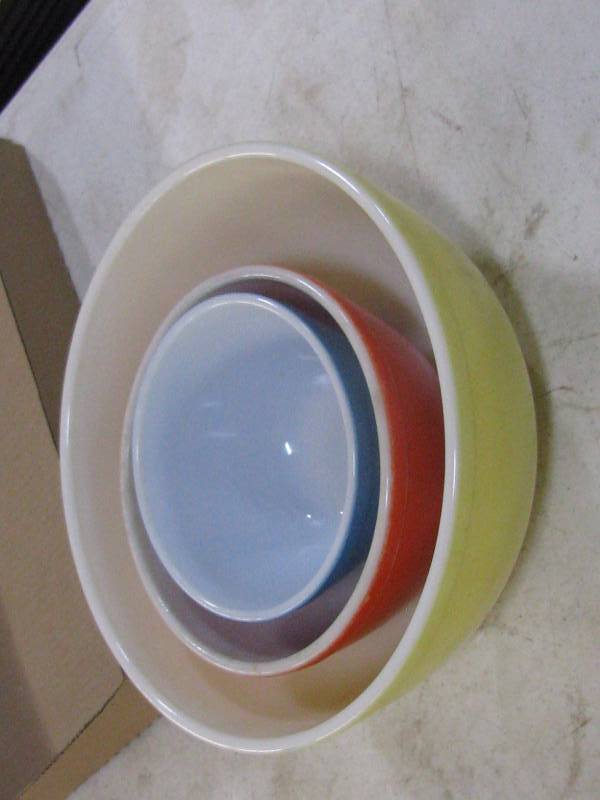 Pyrex Bowls
