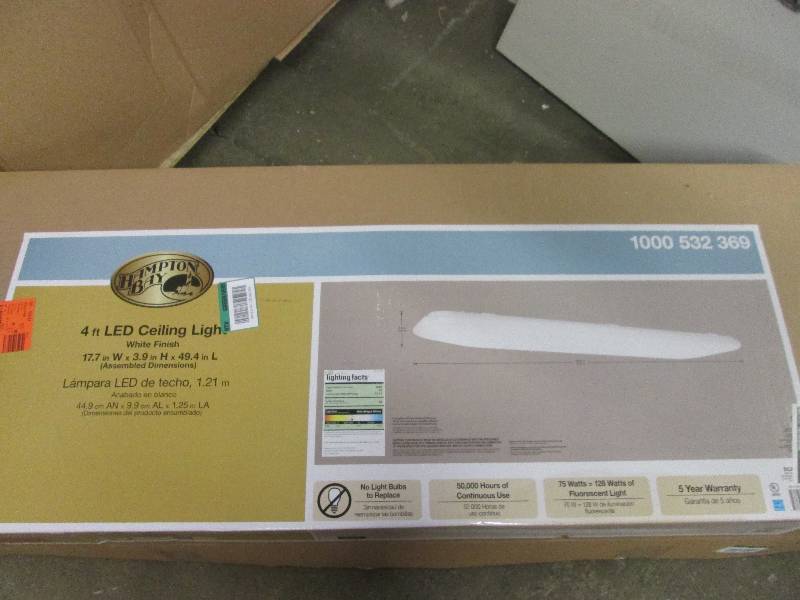 2-4ft LED ceiling lightes 17.3W x3...