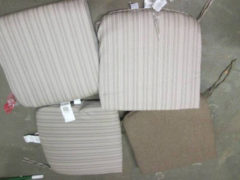 4 chair cushions ...