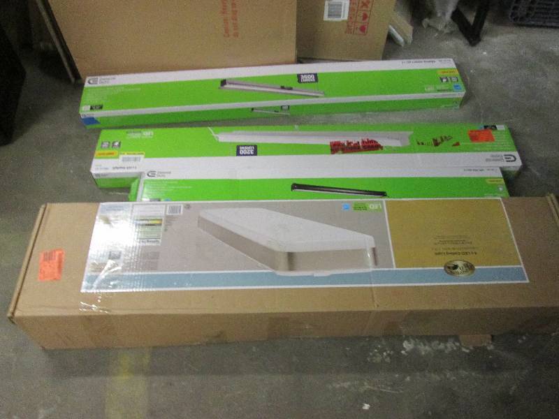 lot of 4 LED lights all open box ...
