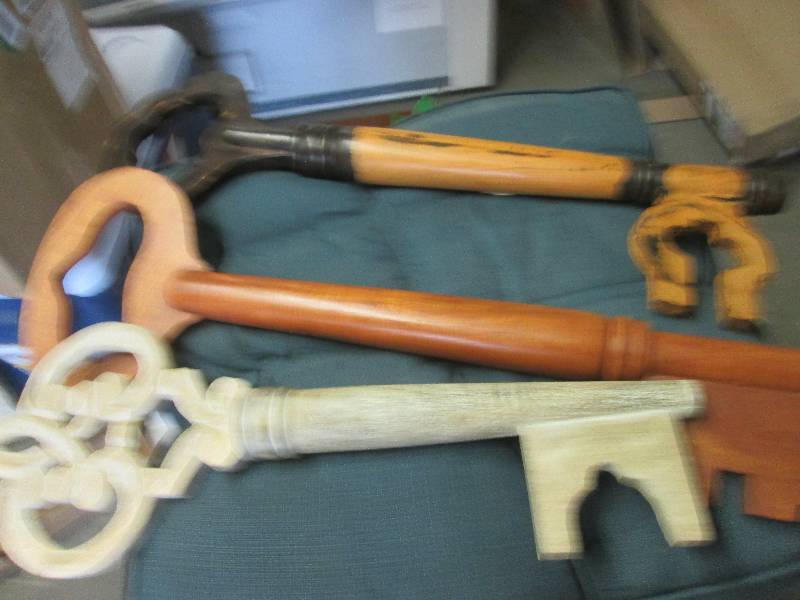 3 big wooden hanging keys one end n...