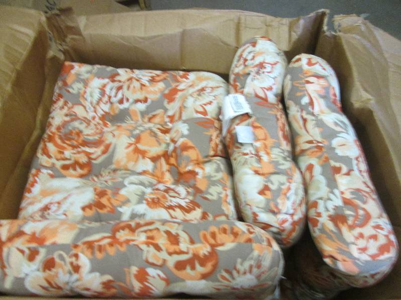 6 new chair cushions ...