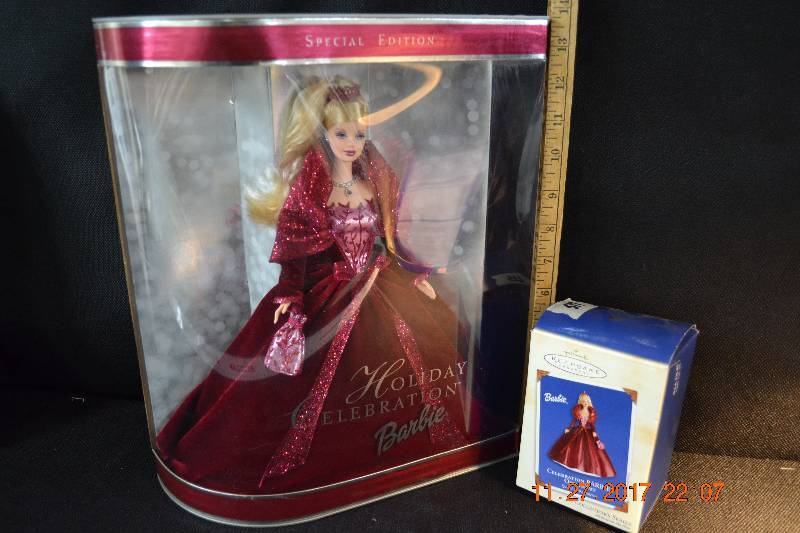 lot 10 image: Mattel 2002 Holiday Celebration Barbie with Hallmark Ornament