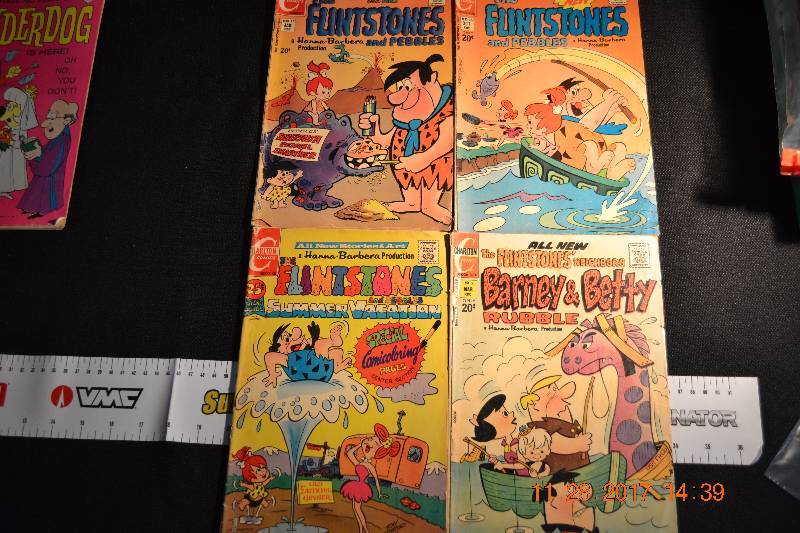 lot 41 image: Vintage Comic Books