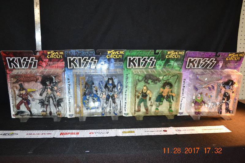 lot 52 image: KISS Figurines