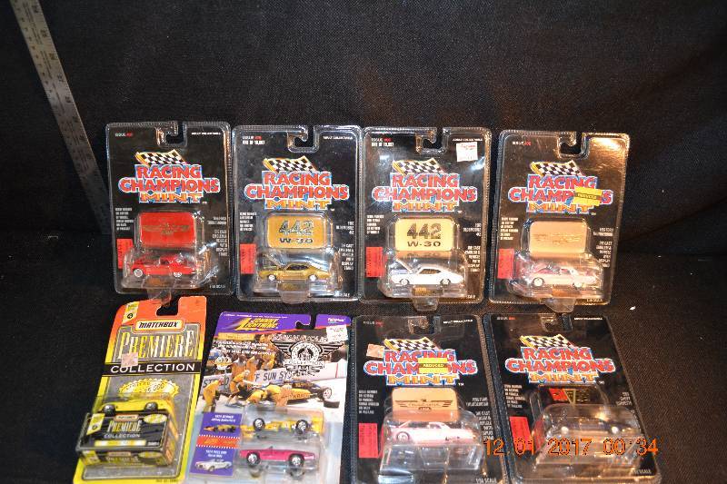 lot 69 image: Die Cast Collector Cars Racing Champions Mint and Johnny Lighning Limited edition Pace Car