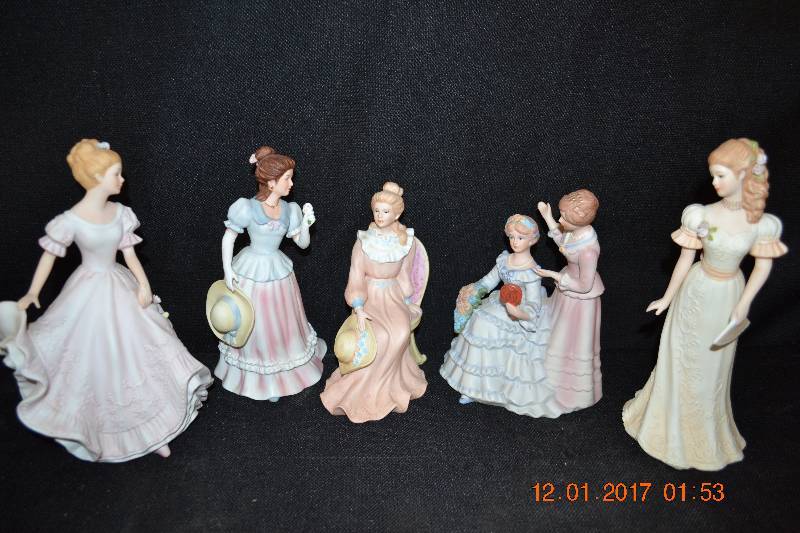 lot 94 image: Homeco Figurines