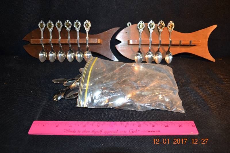 lot 96 image: Souvenir Collector Spoons
