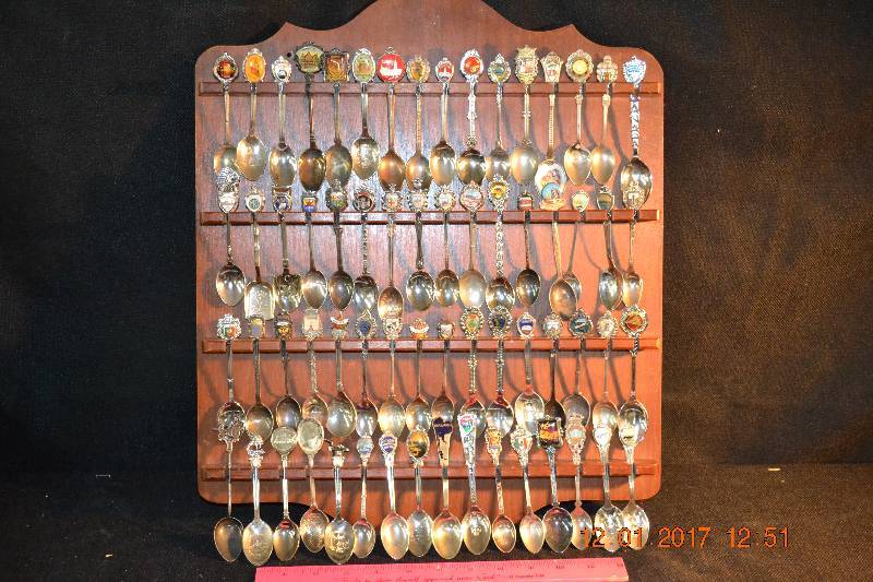 lot 99 image: Souvenir Collector Spoons