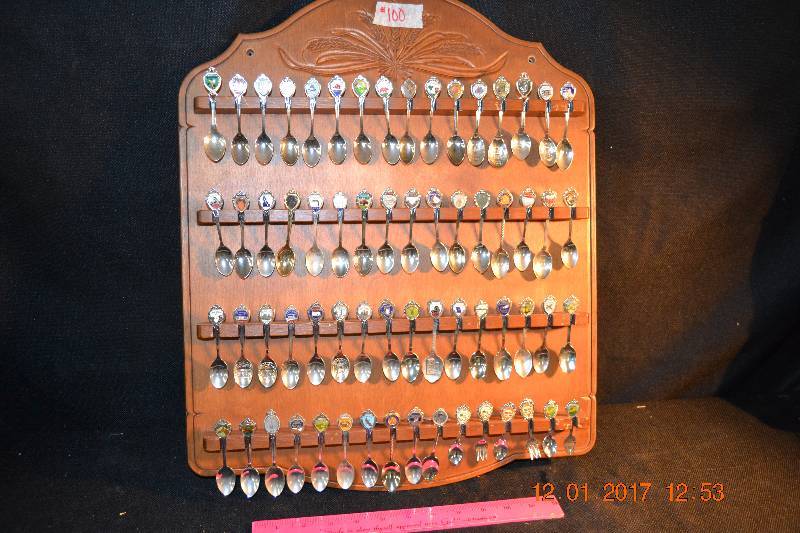 lot 100 image: Souvenir Collector Spoons