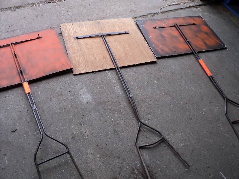 lot 29 image: 3 metal signs...
