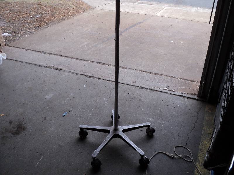 lot 32 image: metal stand, adjustable...