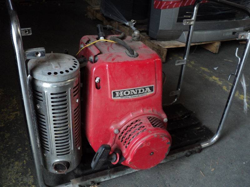 lot 35 image: Honda motor...